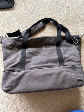 Lo & Sons Charcoal Gray Travel Tote